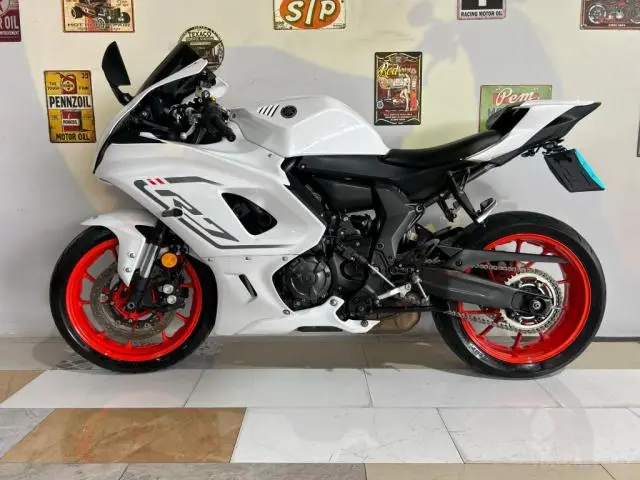 2024 Yamaha R7