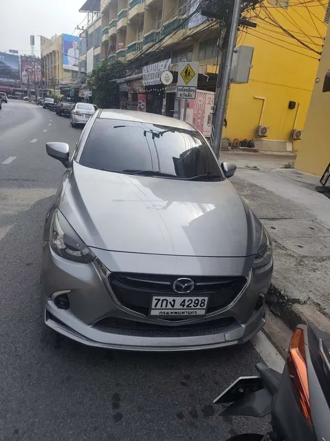 2017 Mazda 2 Sedan gallery 2