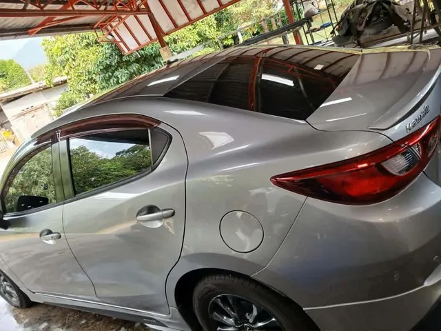 2017 Mazda 2 Sedan gallery 3